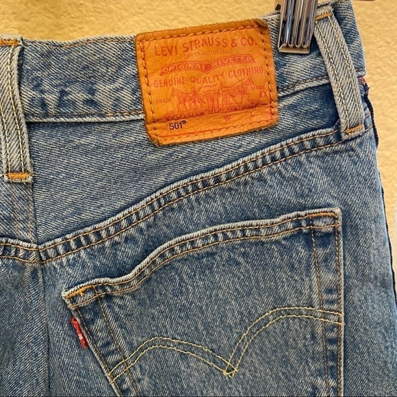 LEVI’S Blue Raw Hem Side Band Jean Shorts Size 28 - Picture 5 of 11